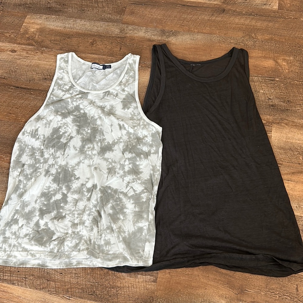 2 men’s tank tops